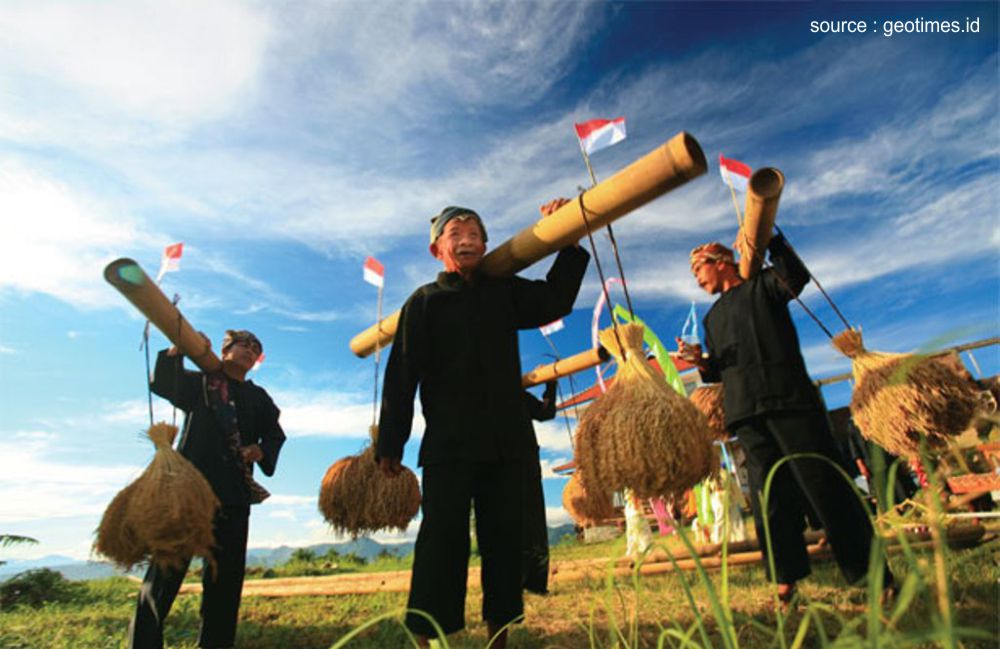 masyarakat adat di Indonesia