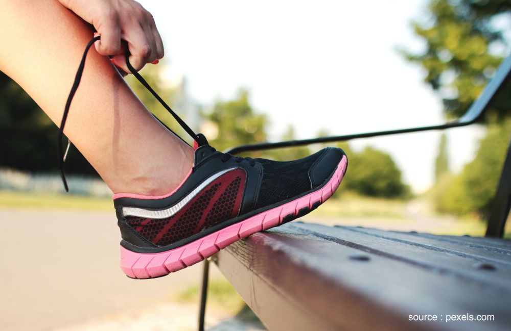 sepatu sport casual pria