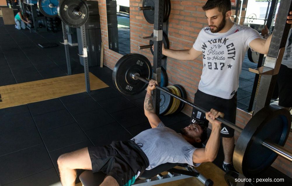 Aplikasi Fitness dengan Laporan yang Membantu Evaluasi Latihan