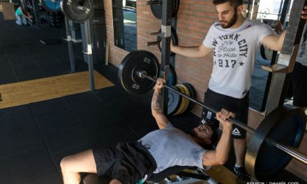 Aplikasi Fitness dengan Laporan yang Membantu Evaluasi Latihan